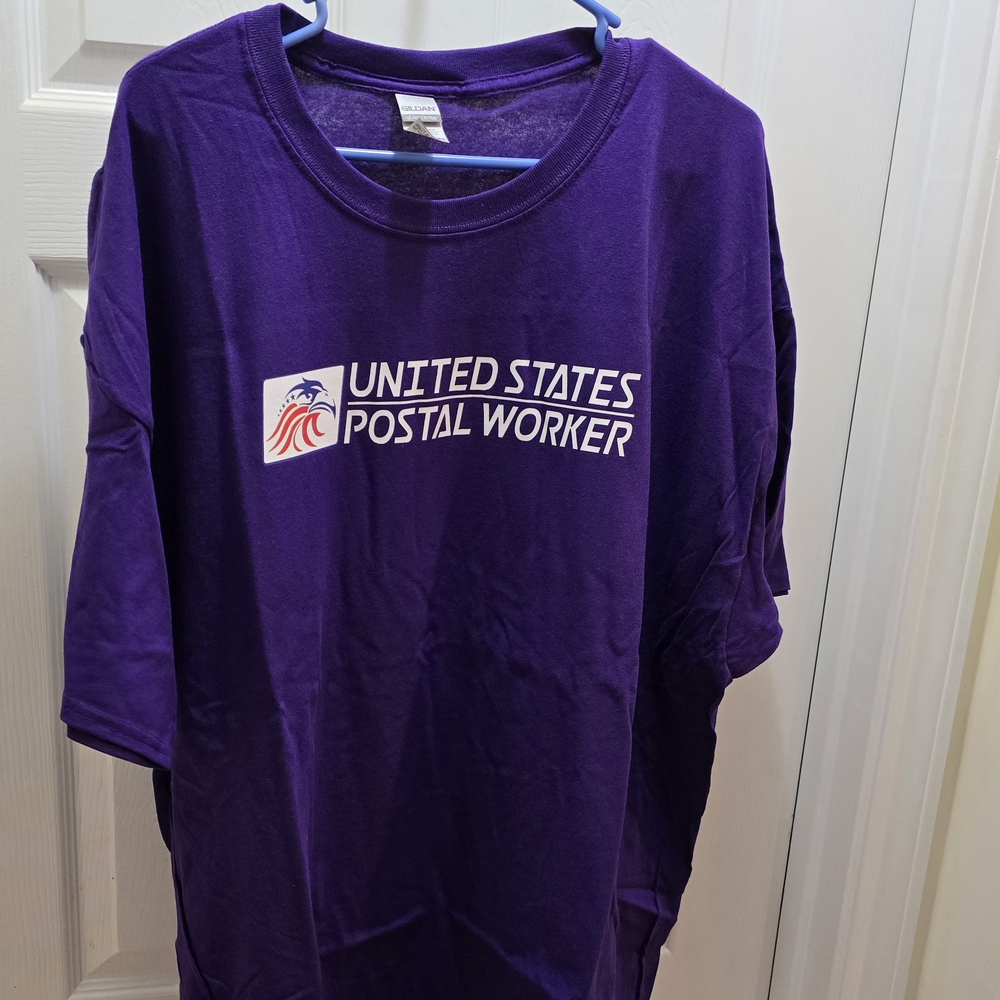 Unisex Gildan Purple Short Sleeve Tee with Graphic Design 3xl Nwot Never Worn